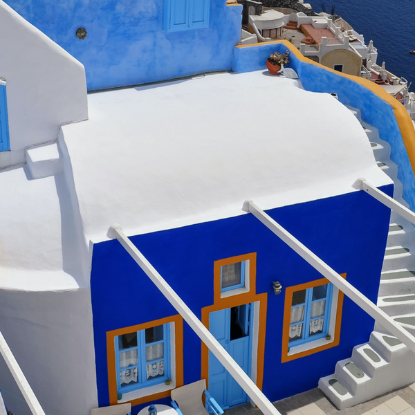 How to make your garden a Santorini paradise with our Electric Blue Masonry paint