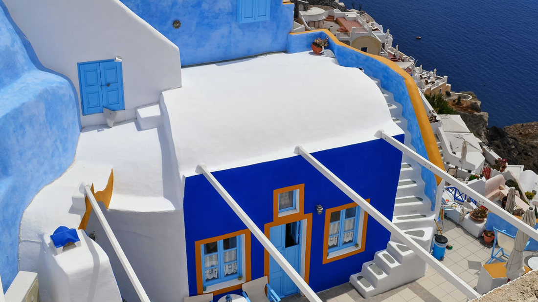 How to make your garden a Santorini paradise with our Electric Blue Masonry paint