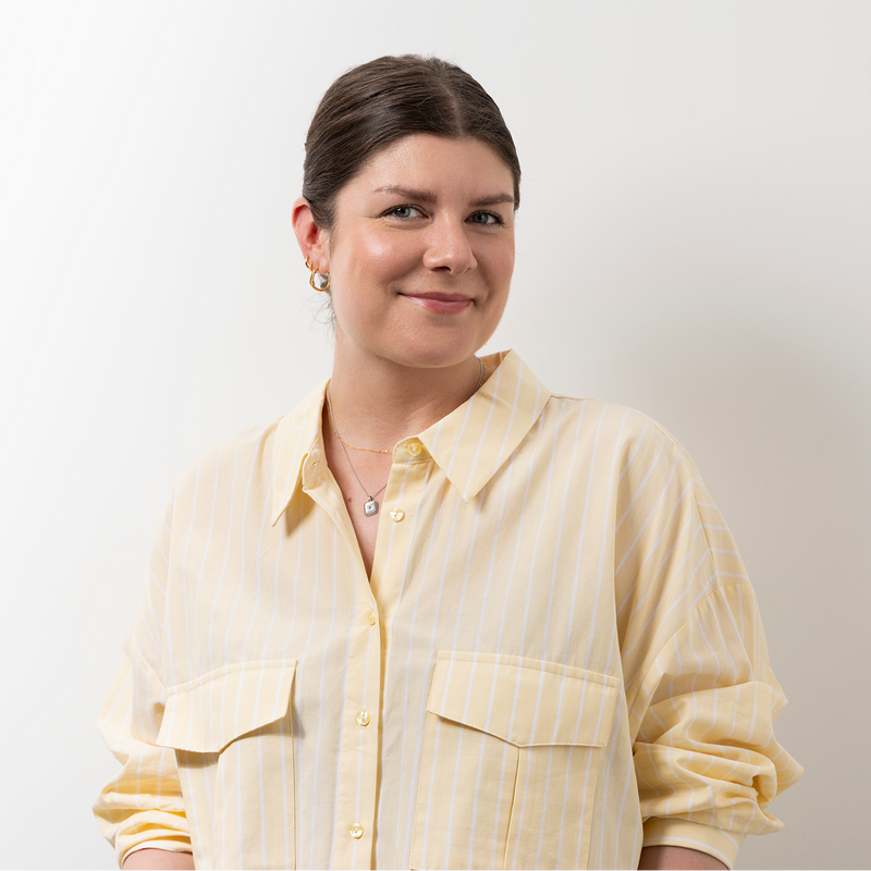 Emily Harnasz, colour expert