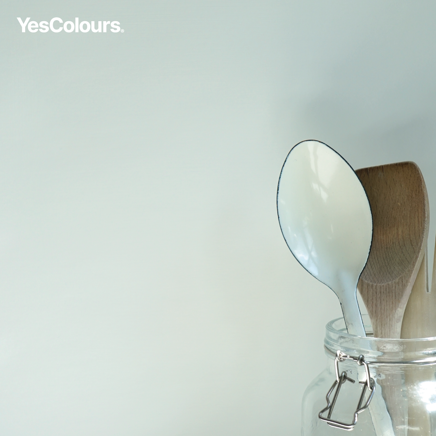 YesColours premium Fresh Cool White paint swatch